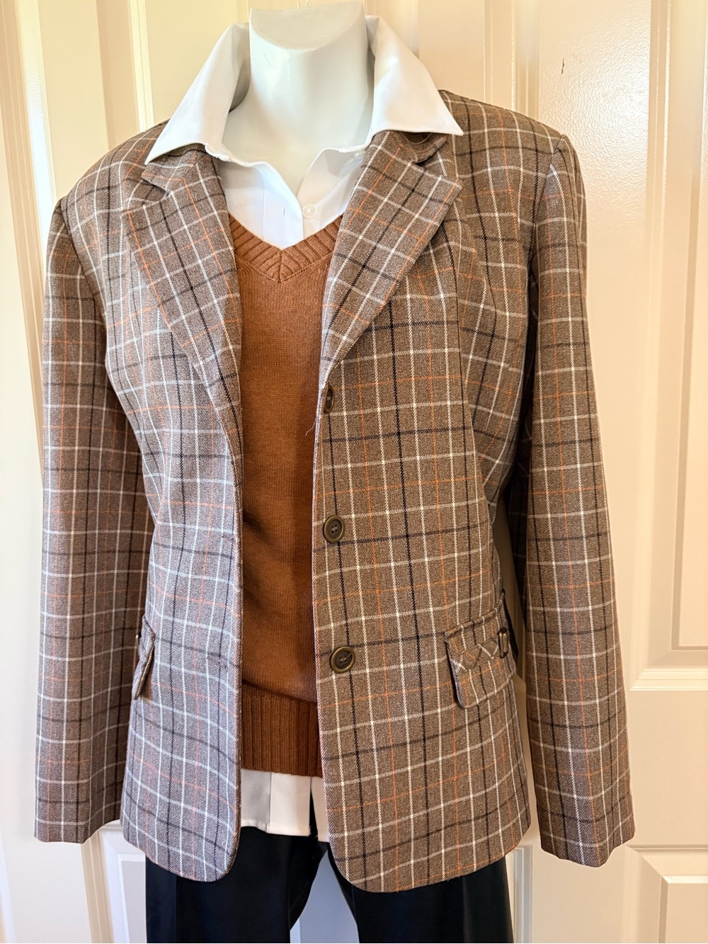 Classic Brown Plaid Women's Blazer, size 12p, selling blazer only